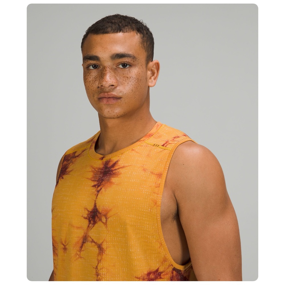 β
Lululemon Menβs Metal Vent Tech 2.0 Tie Dye Tank Top - Orange/Yellow β
- Picture 12 of 17